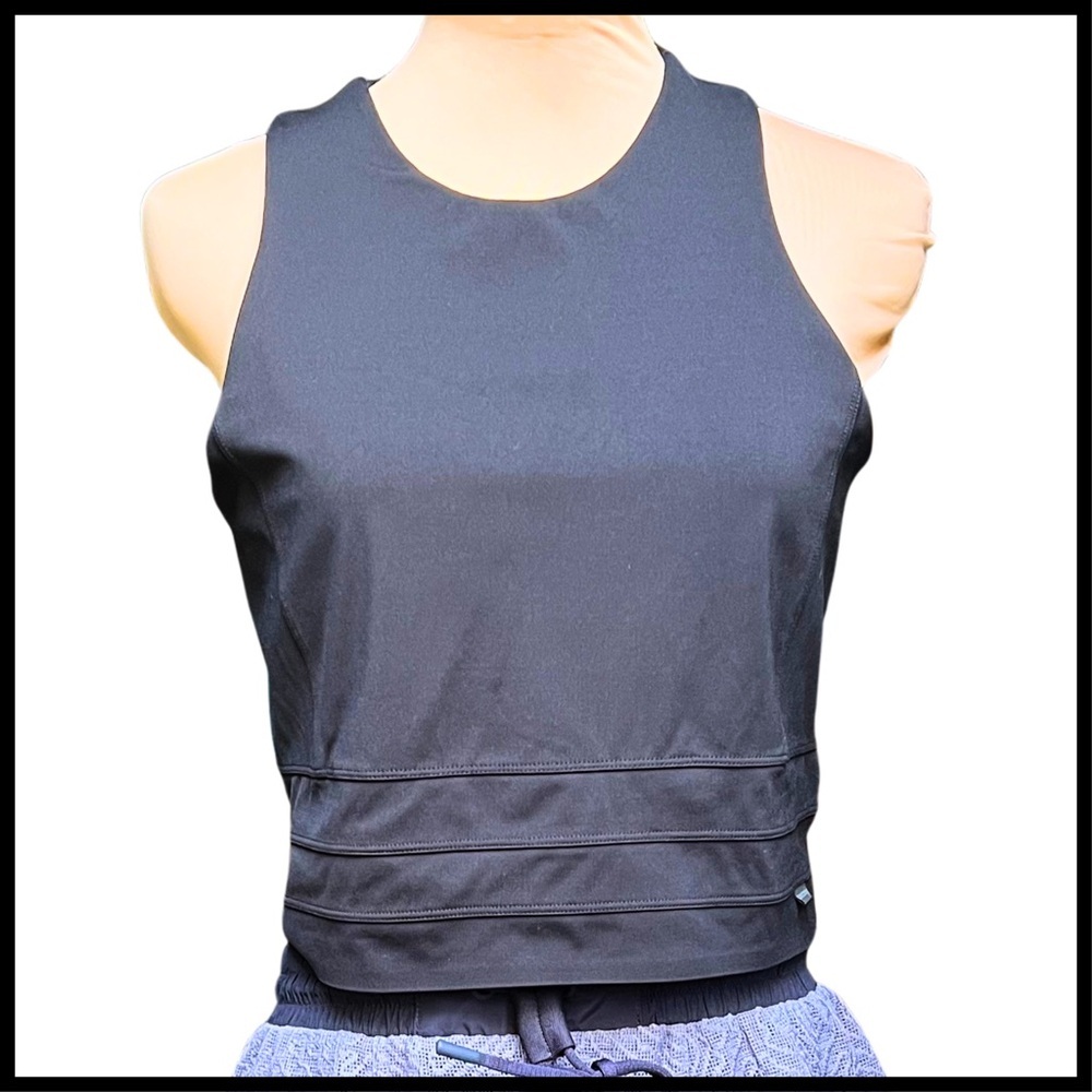 Saucony (Large - EUC) Black Cropped Tank - Built-in Bra